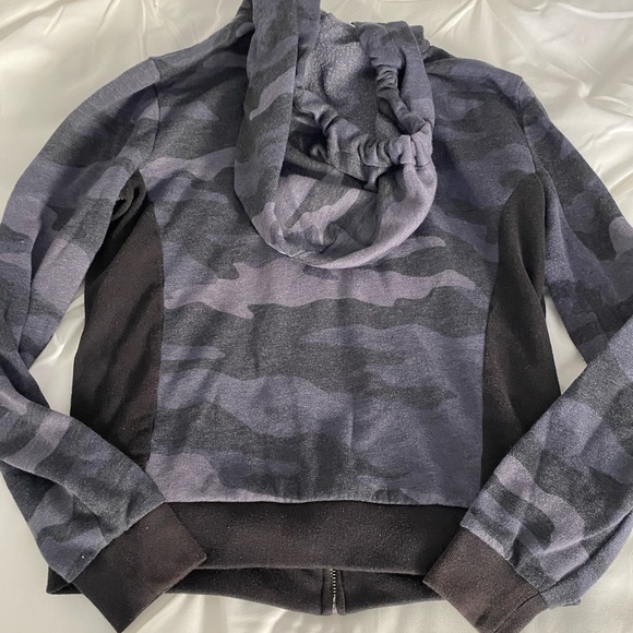 PINK camo zip up hoodie - Picture 3 of 3